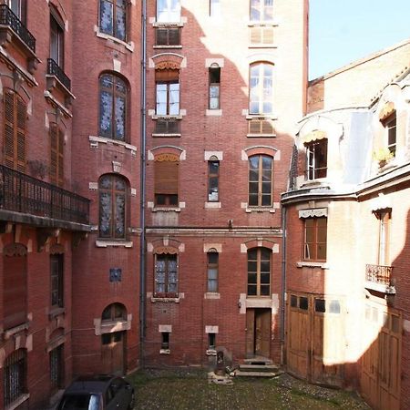 Toulouse - Alsace Lorraine - Languedoc-Place Du Salin-Museum Histoire Naturelle- Jardin Des Plantes-Musee Augustins- Palais De Justice Station Metro Carmes Ligne B Dış mekan fotoğraf